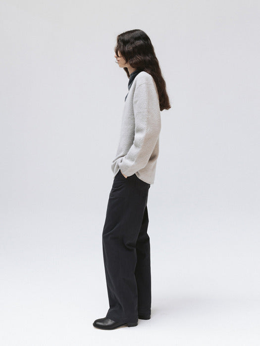 v-neck knit pullover (light gray)