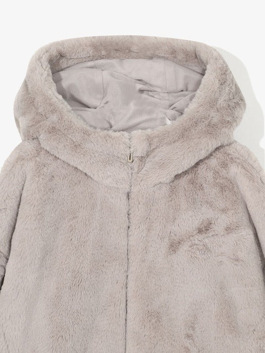 [fila] Women's Faux Fur Hooded Jumper_FS254PL02F001_260
