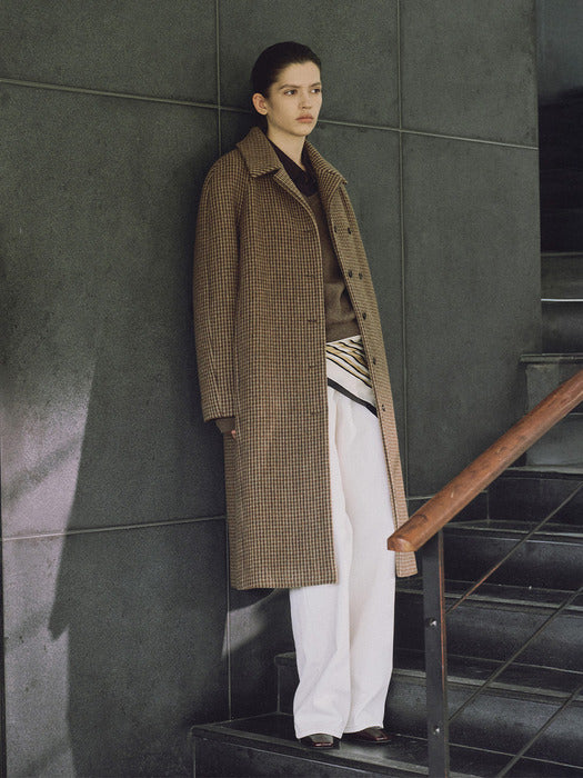 Loeuvre Round-Shoulder Vintage-check Mac Coat