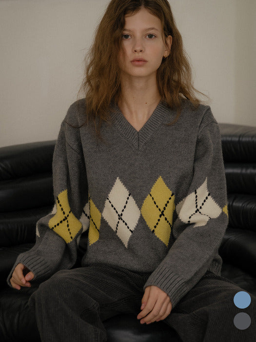 Tillidie Wool blended argyle v-neck knit