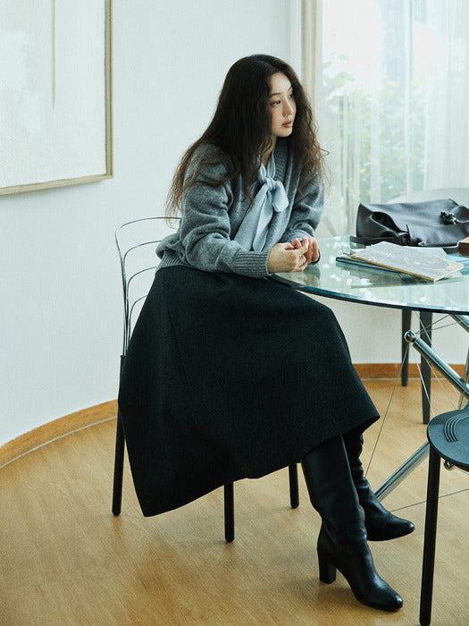 Loeuvre Lace-up V-neck Pullover