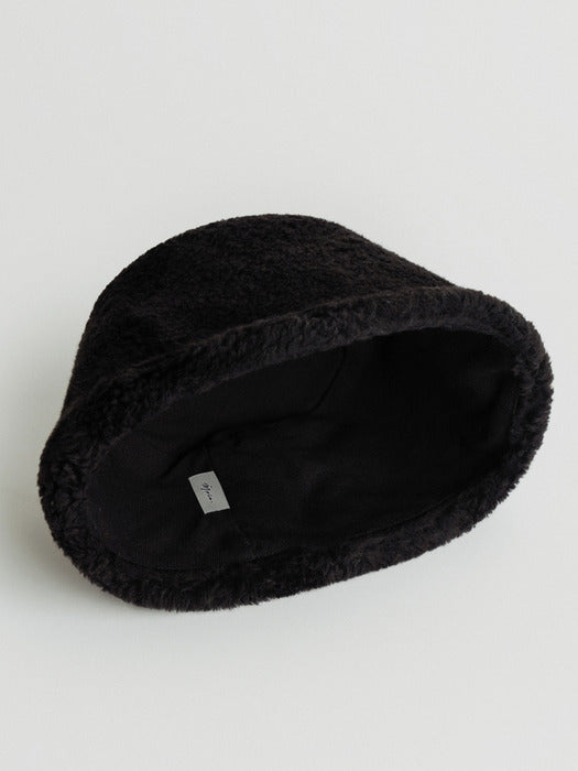 fur bucket hat (black)