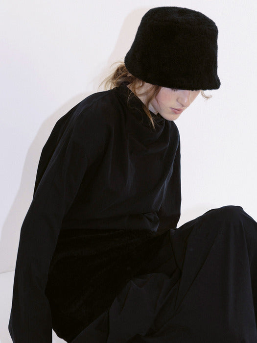 fur bucket hat (black)