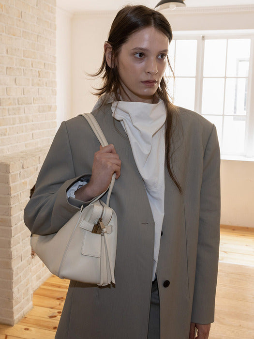Loeuvre Lineaire Shoulder Medium