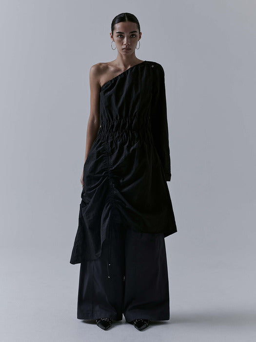 Wconcept_Treemingbird One-shoulder Oblique Shirring One-piece [ Black ]