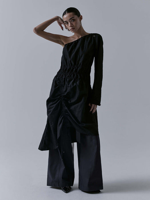 Wconcept_Treemingbird One-shoulder Oblique Shirring One-piece [ Black ]