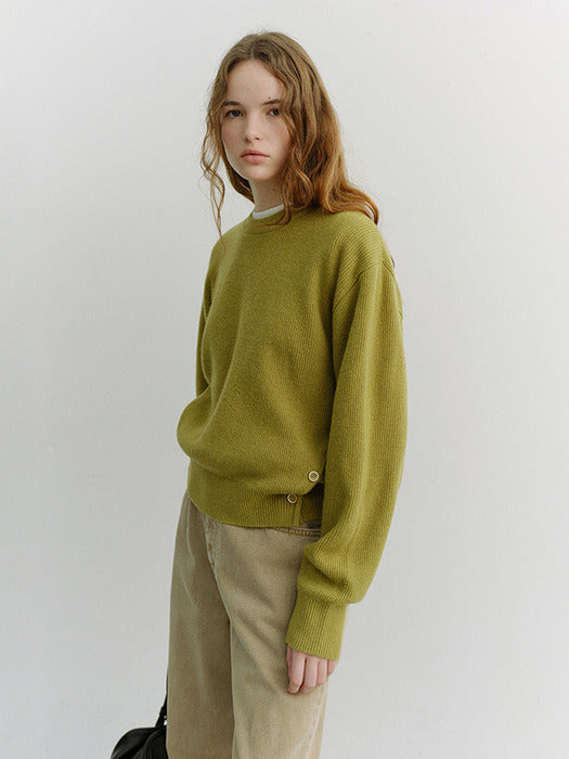 [dunst] UNISEX BUTTONED CREWNECK SWEATER OLIVE_UDSW6A107K1