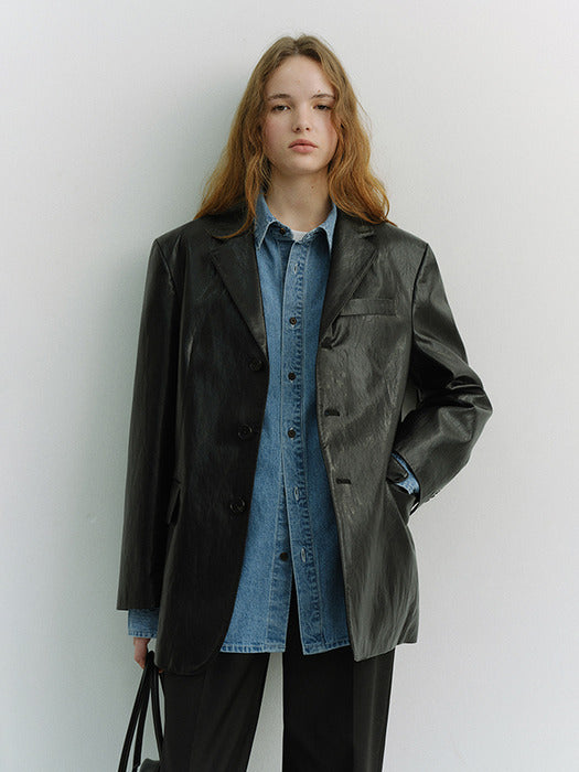 [dunst] UNISEX 3 BUTTON ALTER-LEATHER BLAZER BLACK_UDJA6A105BK