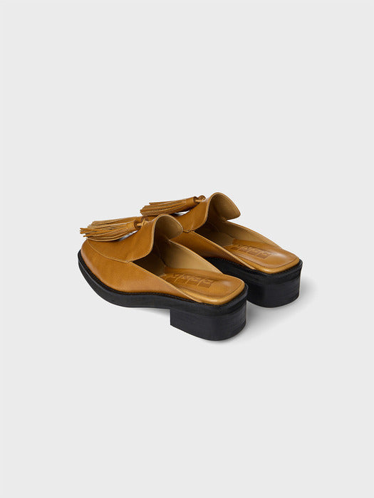 Eenk Tassel Leather Mule - Camel