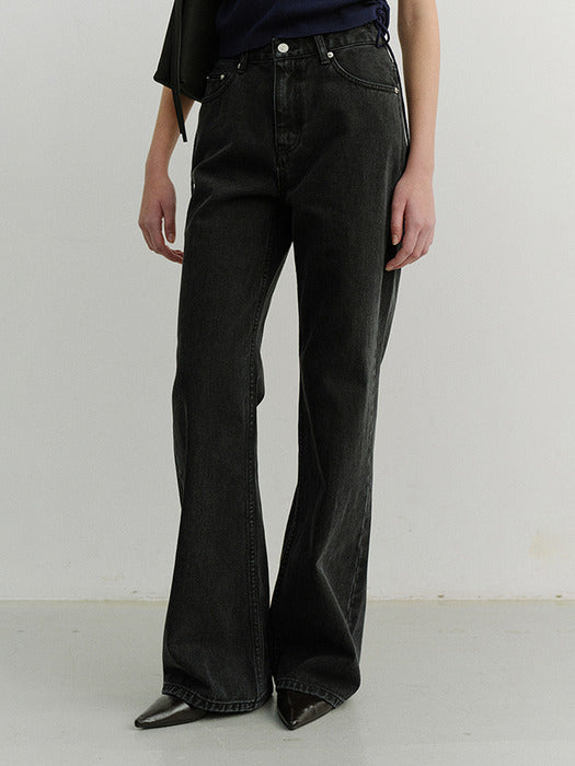 Dunst Relaxed Flared Jeans Black