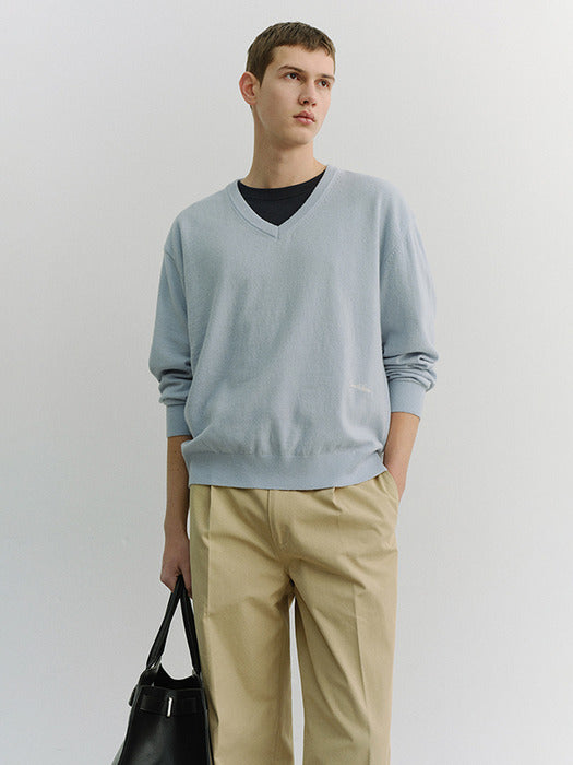 Dunst Unisex Soft V-Neck Sweater Soft Blue