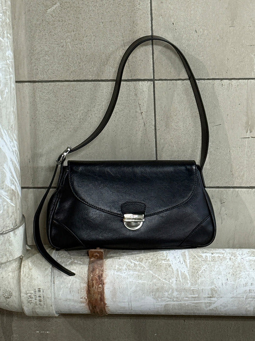 Raive Nove Sholuder in Black