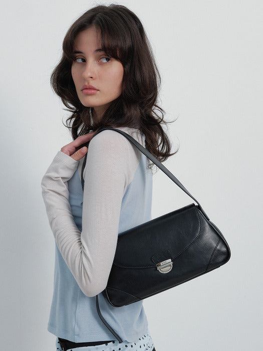 Raive Nove Sholuder in Black