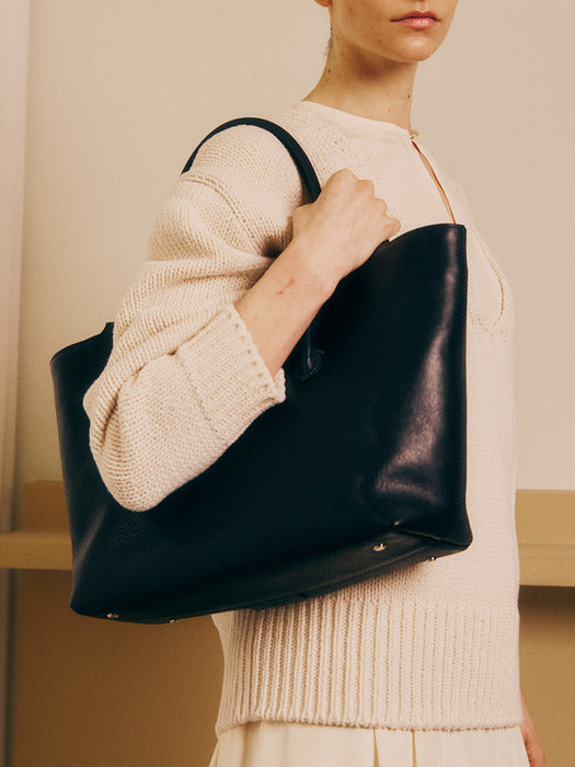 Kindersalmon Basil Leather Bag Black