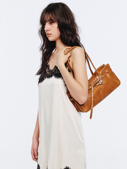 Margesherwood Grandma Used Shoulder Bag saddle brown pull-up