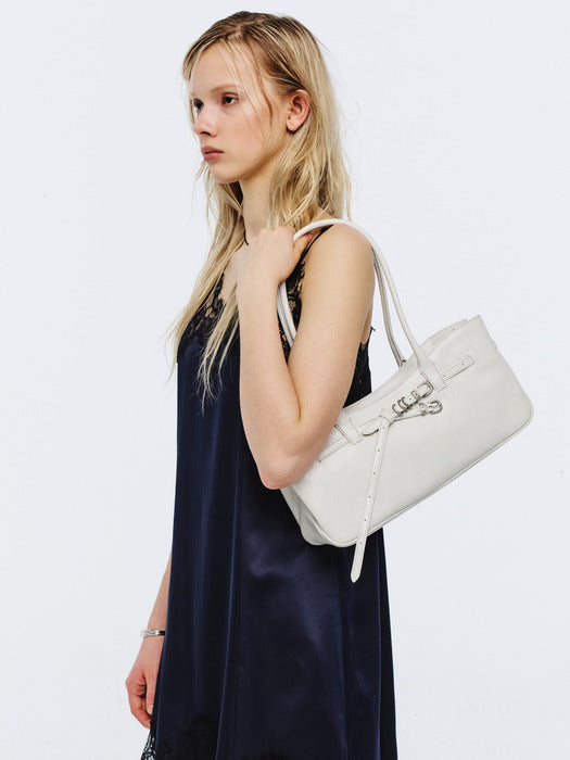 Margesherwood Grandma Used Shoulder Bag off white cracked
