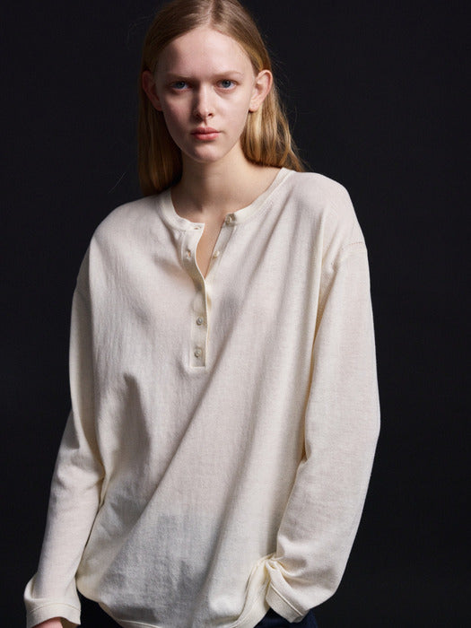 [facade pattern] 코튼 헨리넥 Knitwear_butter