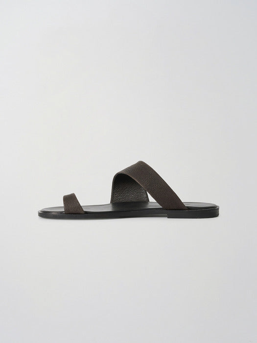 Moia tilt flip-flops (soil brown)