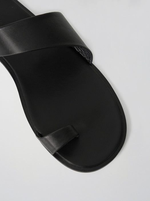 Moia tilt flip-flops (black)