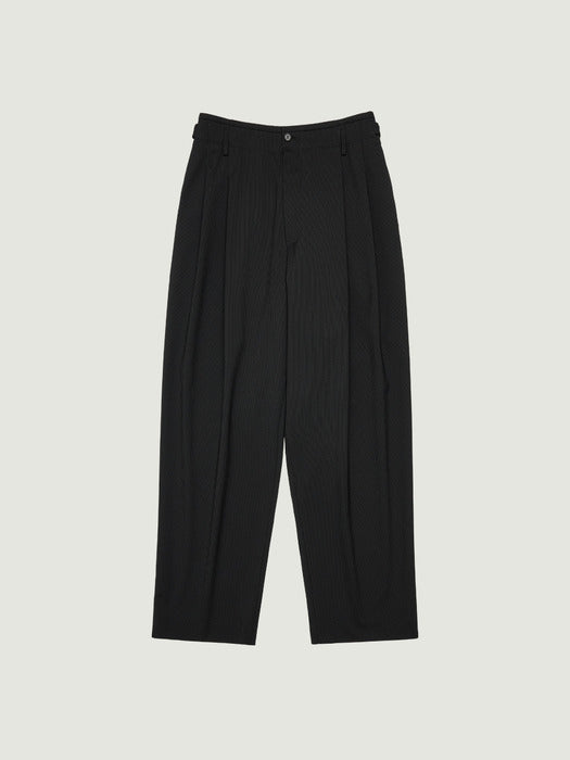 Grove 26Ps Louis Pants in black, showcasing authentic Korean designer fashion.