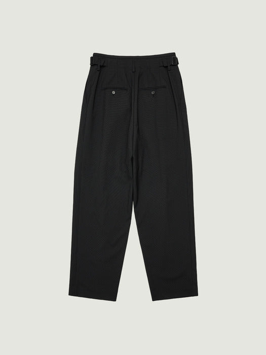 Grove 26Ps Louis Pants in black, showcasing authentic Korean designer fashion.