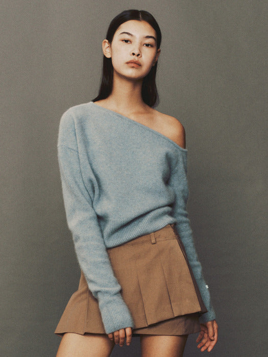 [Instantfunk] One-Shoulder Raccoon Knitwear