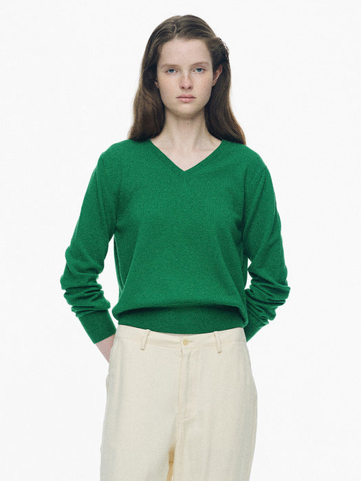 Nothing Written Minty v-neck pullover (Green)