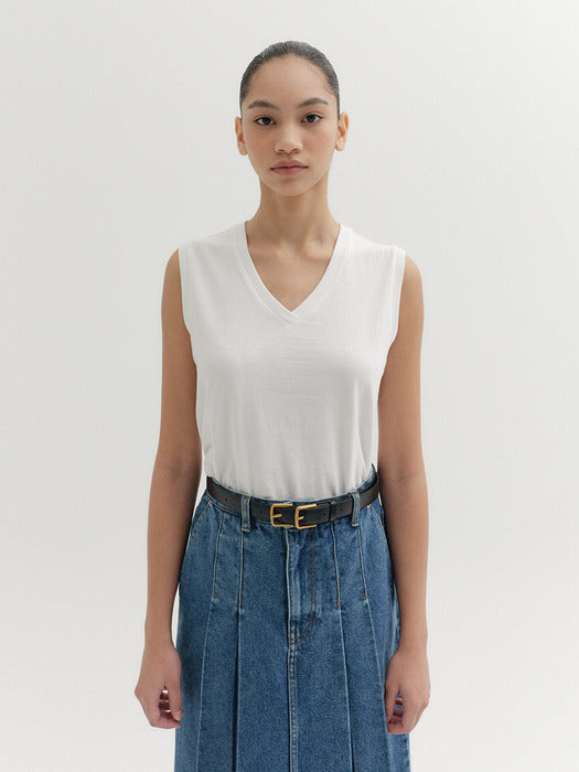 Eenk V-neck Sleeveless Top - White