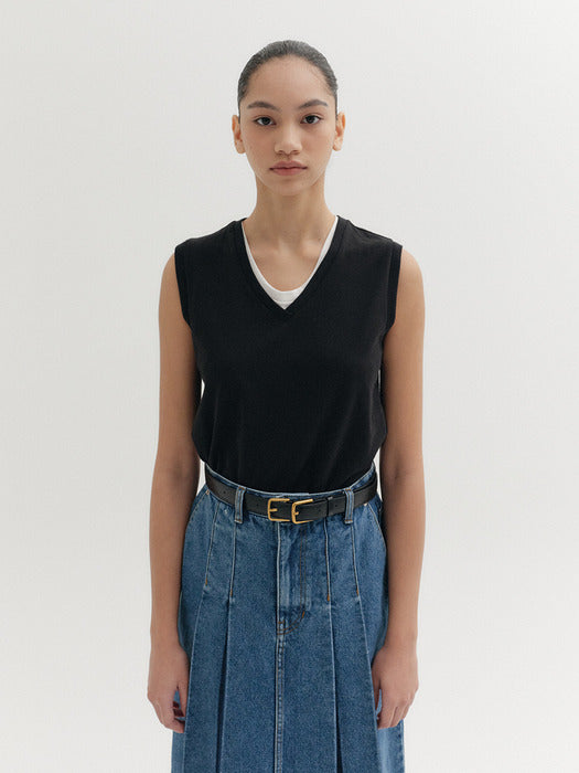 Eenk V-neck Sleeveless Top - Black