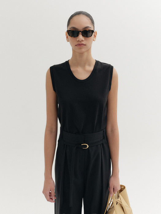 Eenk Round Neck Sleeveless Top - Black