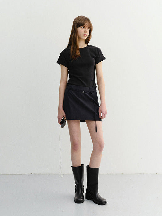 Dunst Curved Hem Slim Top Black