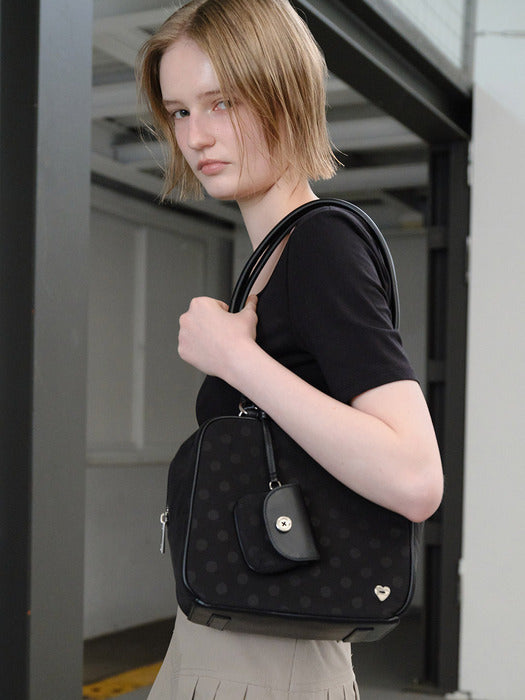 Raive Momo Box Shoulder in Black