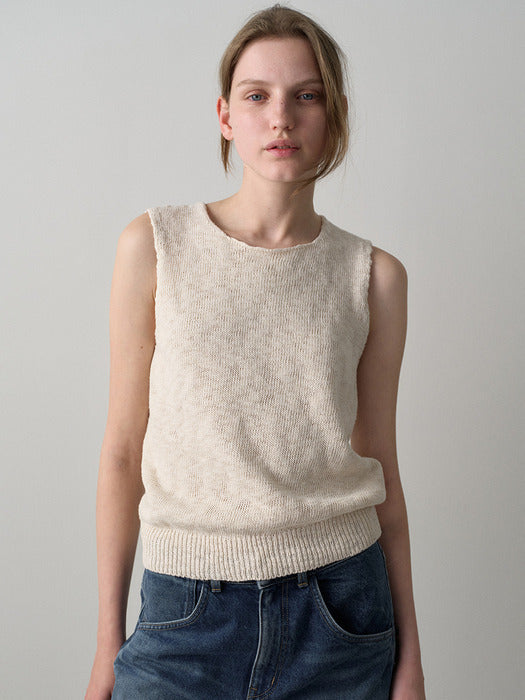 Facade Pattern Textured Sleeveless Knitwear