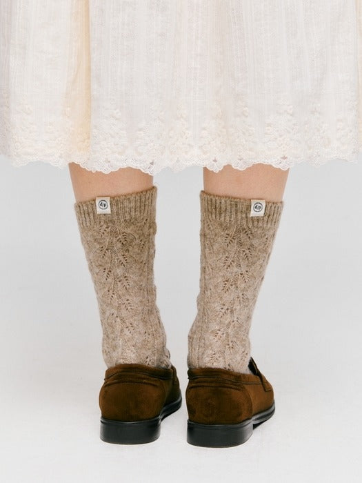 Wconcept_Depound cable pattern socks - oatmeal