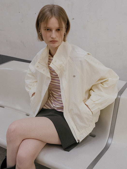 Tillidie Crispy compact wind breaker jumper Cream