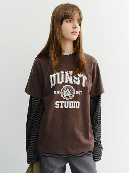 [dunst] Unisex Classic Logo T-Shirt BROWN_UDTS6B139W2