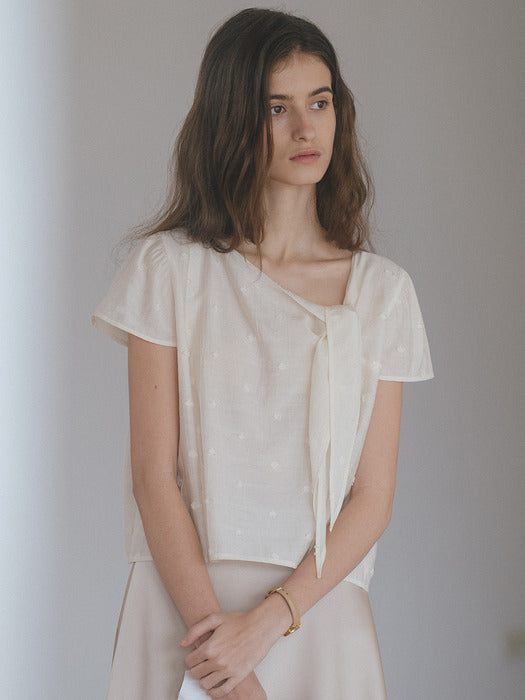 Tillidie Tie-Neck cap sleeve blouse Cream