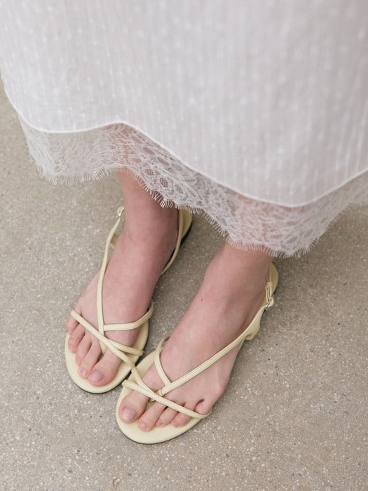 Mango Maniplease Poin Strap Sandle Cream Egg