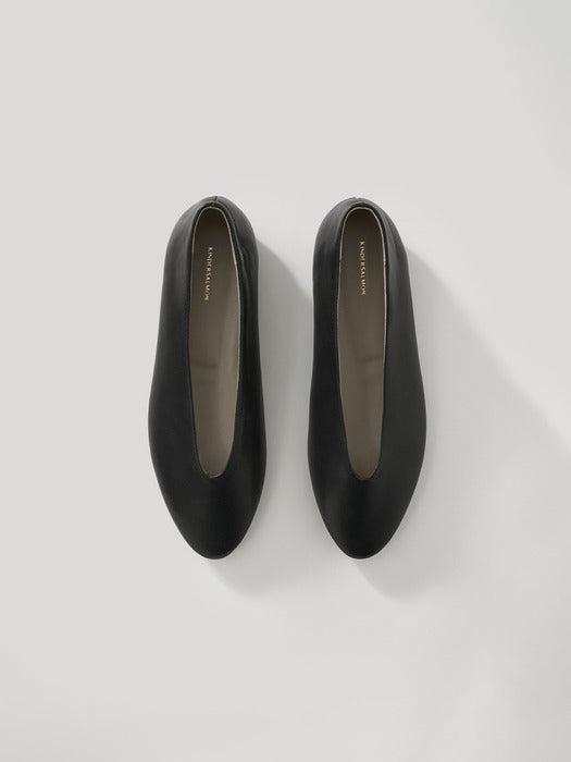 Kindersalmon Jean de Brienne Leather Flat Black
