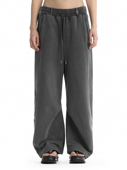 Wconcept_Treemingbird Embroidered Logo Curved Sweatpants [ Charcoal ]