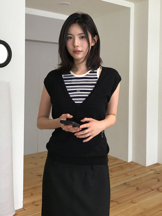 Grove 26Hs Clover V-Neck Knit Vest