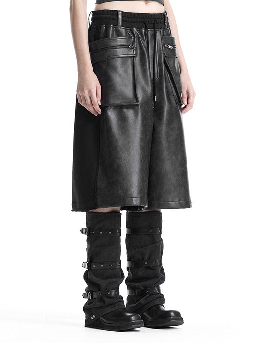 Wconcept_Treemingbird Leather-Panelled Cargo Bermuda Pants [ Black ]