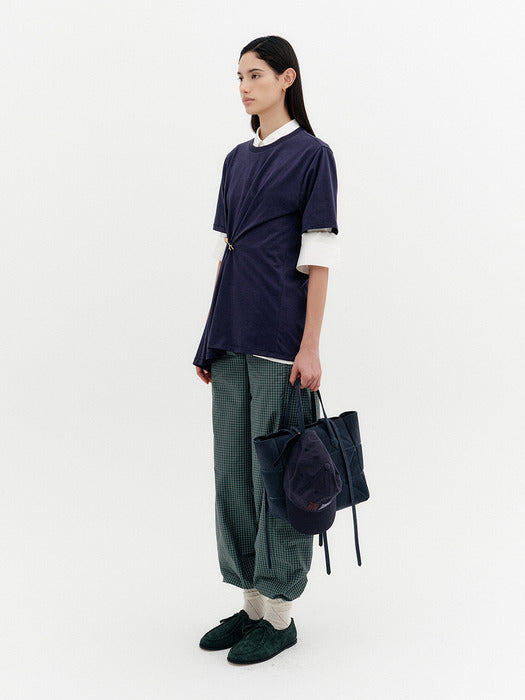 Eenk Front Rose Brooch T-shirt - Navy