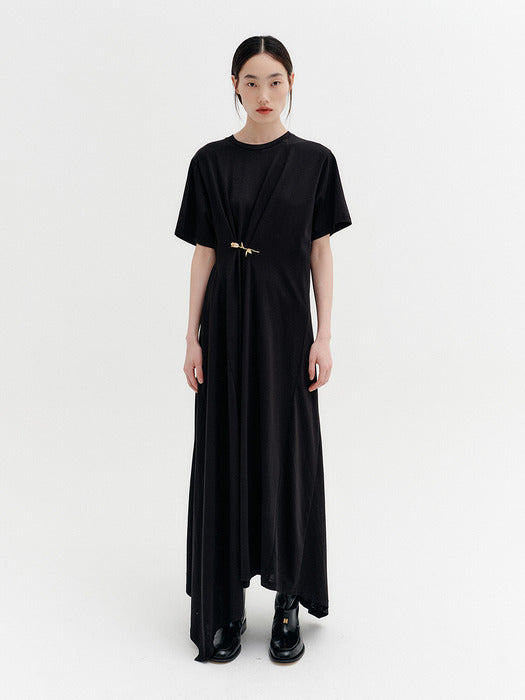 Eenk Front Rose Brooch Dress - Black