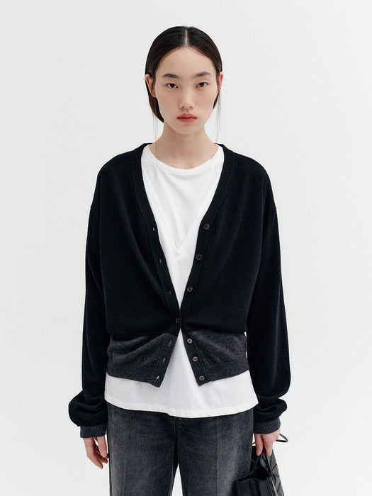 Eenk Contrast V-neck Cardigan - Black