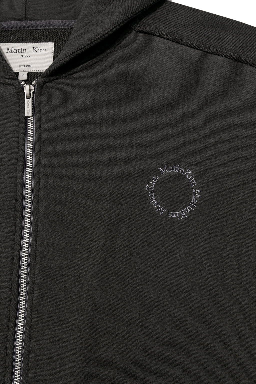 [matinkim] VOLUME POCKET HOODY ZIP UP IN CHARCOAL