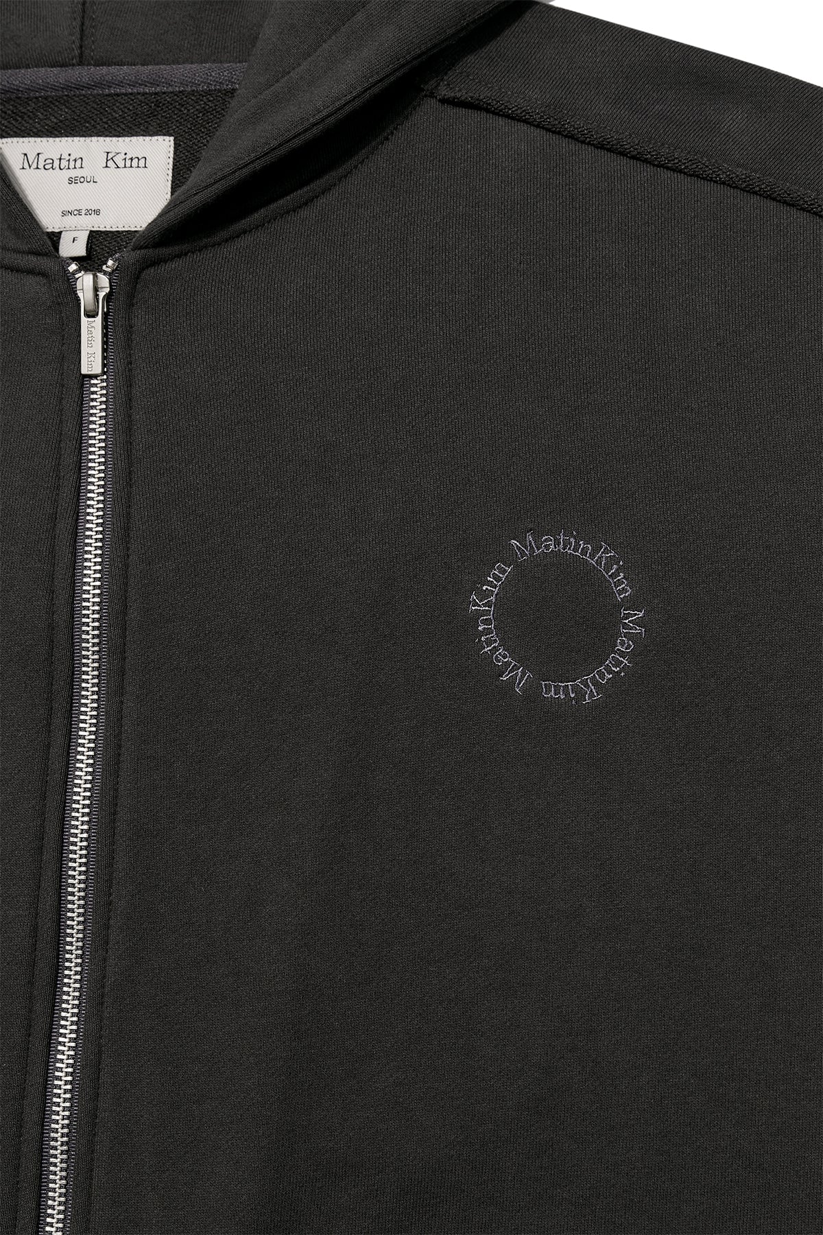 [matinkim] VOLUME POCKET HOODY ZIP UP IN CHARCOAL