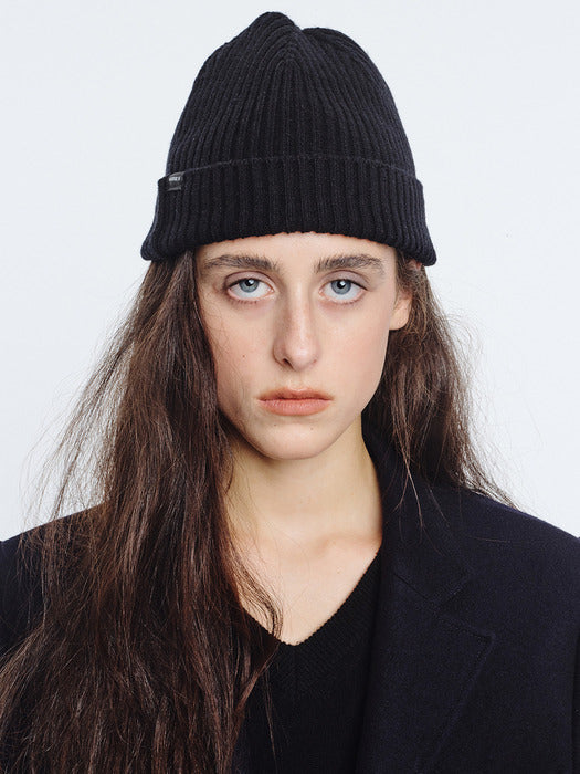 Margesherwood Classic Knit Beanie black
