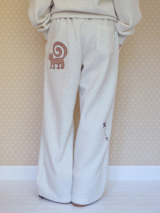Ambler Warm Garden Cat Applique 2-Way Wide Sweat Pants (Oatmeal)