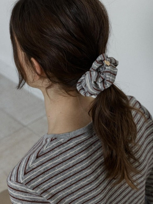Depound soft stripe scrunchie - grey